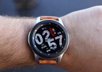 Умные часы Samsung будут доступны осенью