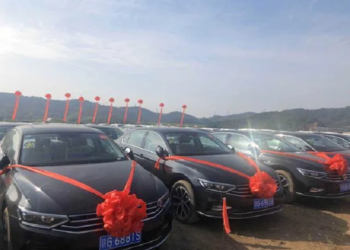 Китайская компания подарила сотрудникам более 4000 автомобилей