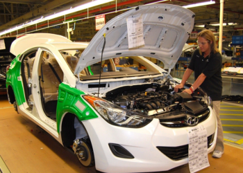 Автомобильная компания Hyundai занялась производством одежды