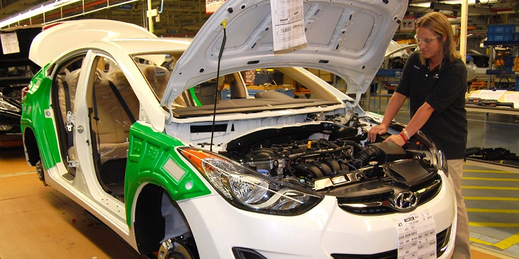 Автомобильная компания Hyundai занялась производством одежды