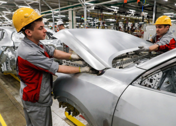 Контракт на 42 миллиарда подписал Минпромторг с китайским автопроизводителем