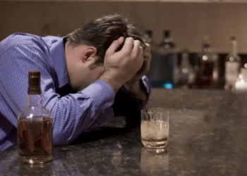 Как помочь человеку в домашних условиях выйти из запоя