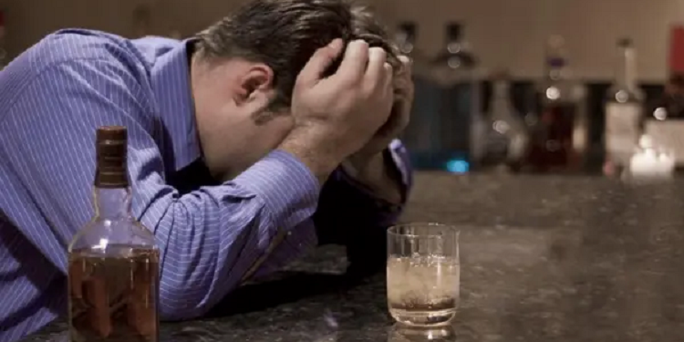 Как помочь человеку в домашних условиях выйти из запоя