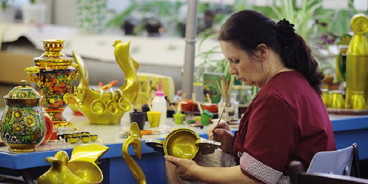 80% контрольного пакета акций семеновского предприятия «Хохломская роспись» в руках Элады Нагорной