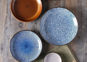 Достоинства и выбор керамической посуды для дома