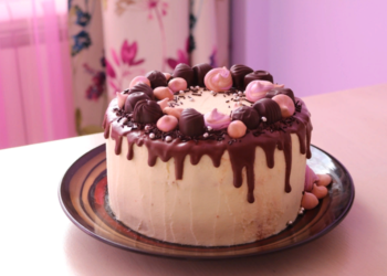 Торт на детский День Рождения: требования и приготовление