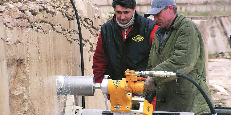 Выбор установки для алмазного бурения бетона