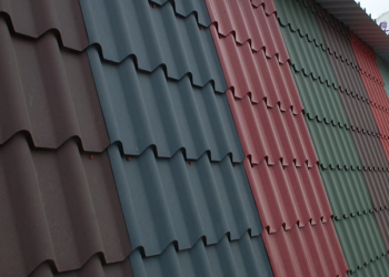 Выбираем профнастил для кровли и его установка