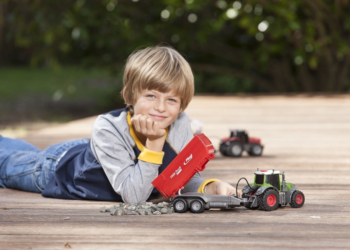 Выбираем правильные игрушки для мальчика 6-и лет