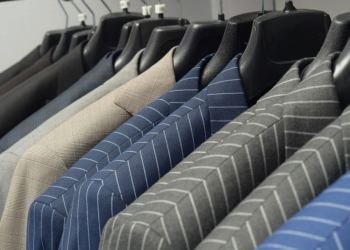 Костюмная ткань: требования, уход и виды