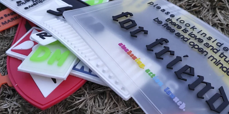 Что такое пластизолевые этикетки и их изготовление