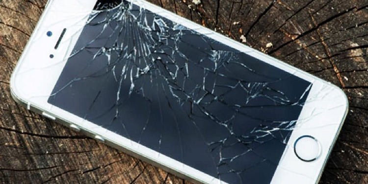 Как заменить разбившееся стекло на айфоне и советы