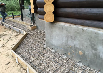 Отмостка для каркасного дома: как сделать и советы