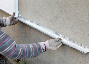 Утепление фасадов пенопластом: правила и этапы