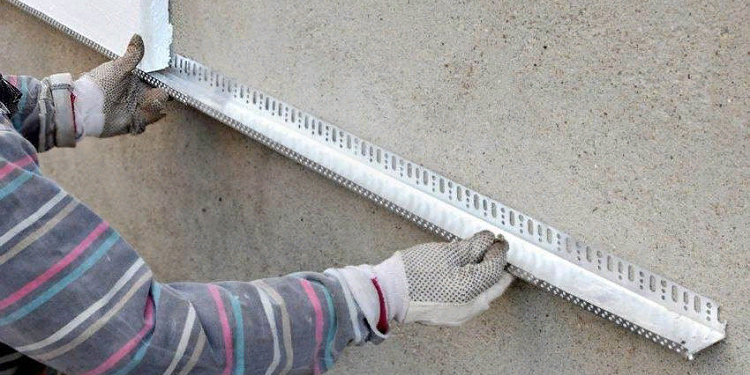 Утепление фасадов пенопластом: правила и этапы