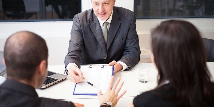 Кто такой финансовый консультант и его плюсы