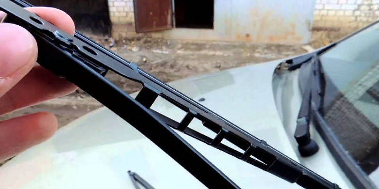 Критерии выбора стеклоочистителей для Субару: что необходимо знать