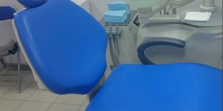 Перетяжка медицинской мебели: требования и правила