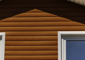 Правила и этапы монтажа винилового сайдинга