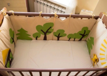 Бортики в кроватку: достоинства, требования и выбор