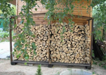 Системы хранения дров зимой: требования и советы