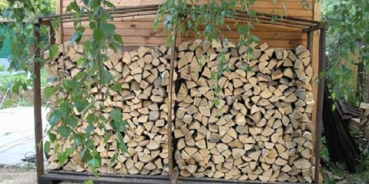 Системы хранения дров зимой: требования и советы