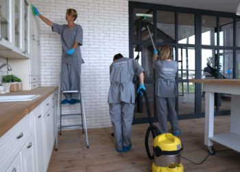 Правила и этапы проведения уборки квартир после ремонта