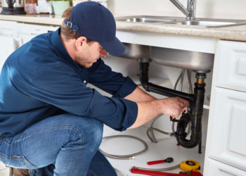 Где найти и вызвать профессионального частного сантехника