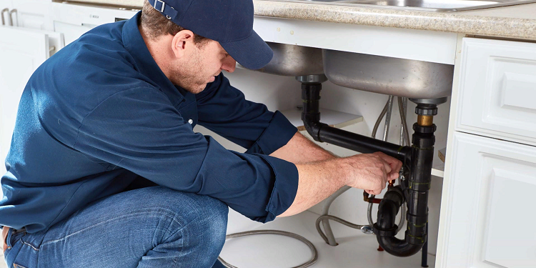 Где найти и вызвать профессионального частного сантехника