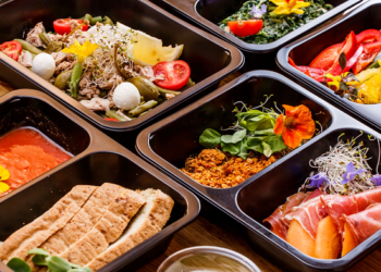 Как выгодно заказать еду и продукты на дом