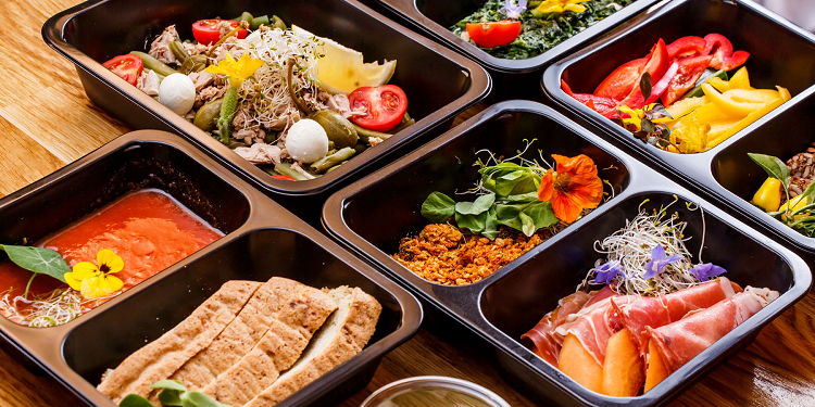 Как выгодно заказать еду и продукты на дом