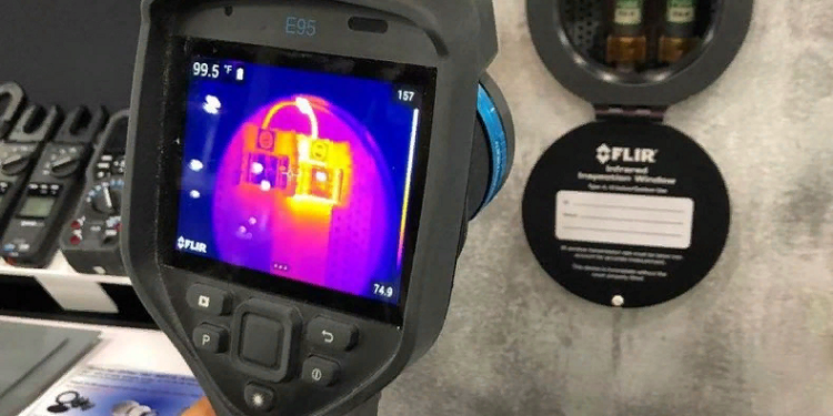 Как строителю выбрать тепловизор и его применение