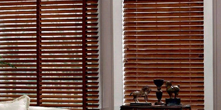 Особенности выбора и установки деревянных жалюзей