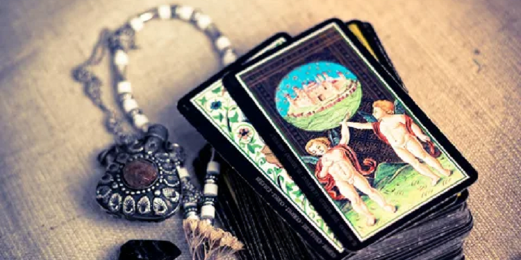 Как возникли карты таро и их основное назначение