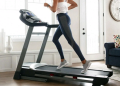 Беговые дорожки: требования, виды и советы по выбору