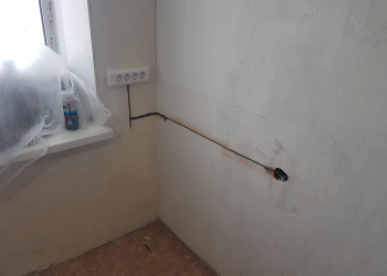 Как выполнить перенос розетки на кухне и рекомендации