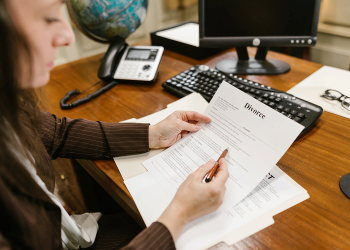 Бюро перекладів: переваги та основні послуги