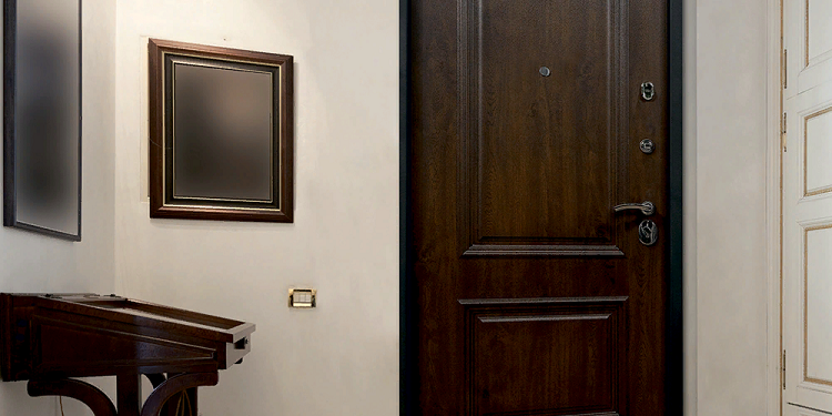 Разновидности входных дверей в квартиру и советы по выбору