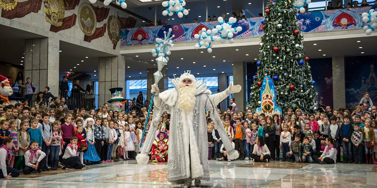 Идеи для новогодней елки 2024 для семей с детьми