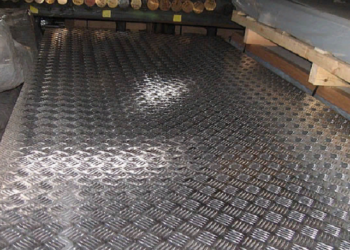 Лист рифлений сталевий: сфери використання та переваги