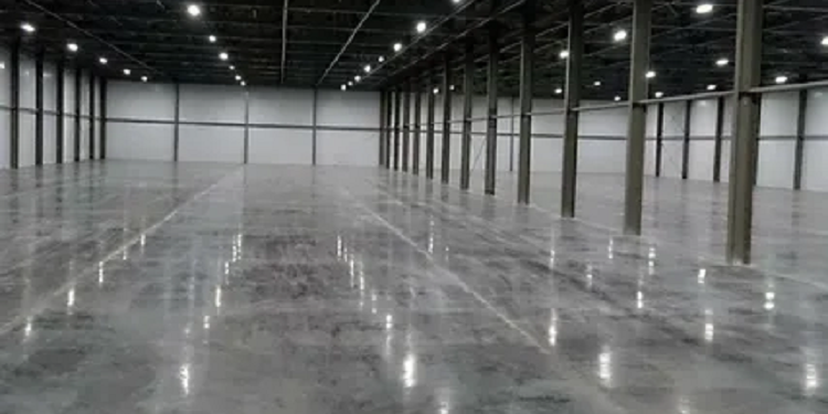 Топпинговые промышленные полы: требования, достоинства и монтаж