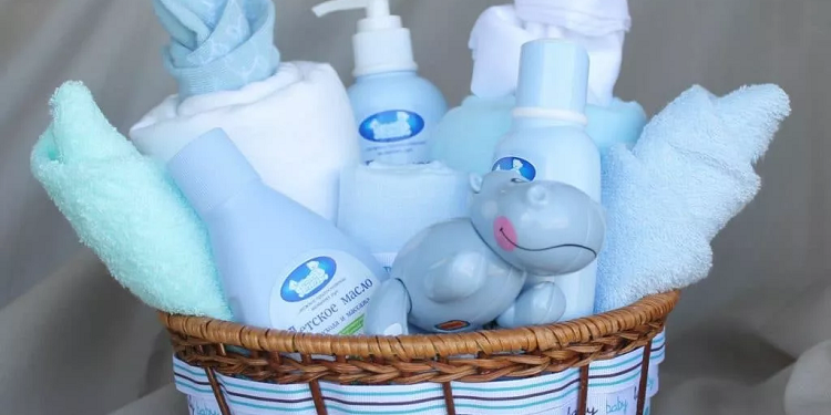 Подарунок для новонародженного: поради та особливості вибору