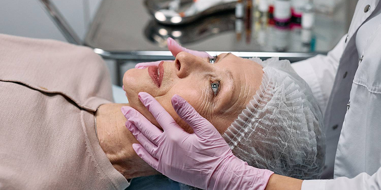 Anti-aging facial treatments: types and descriptions