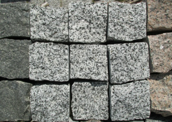 Укладка и основные достоинства гранитной брусчатки