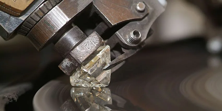Що потрібно знати про алмазну обробку металу та поради