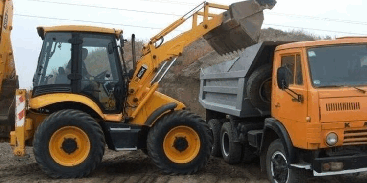 Аренда самосвалов и экскаваторов: условия и достоинства