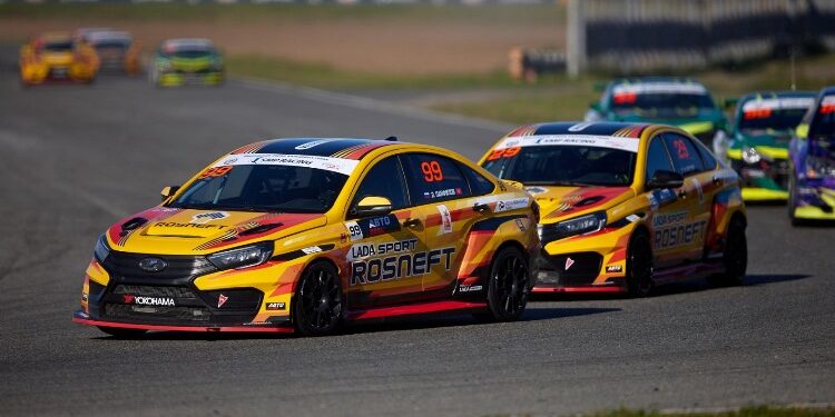 Автомобильные гонки чемпионов 2011: обзор событий и результатов