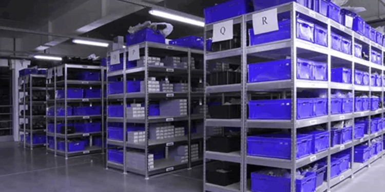 Стеллаж металлический: надежная основа хранения и торговли