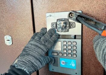 Как домофонные технологии делают московские дворы безопаснее