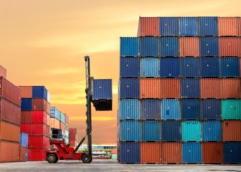 Продажа морских и железнодорожных контейнеров: надежное решение для вашего бизнеса